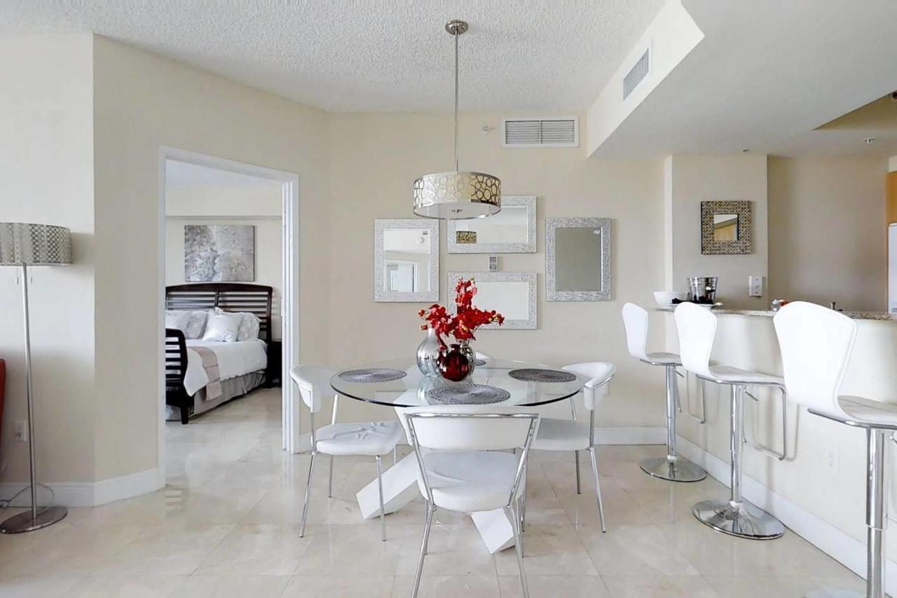 Beautiful Asian Retreat 2Bd 2Bth Apt Min To Beach ميامي بيتش المظهر الخارجي الصورة